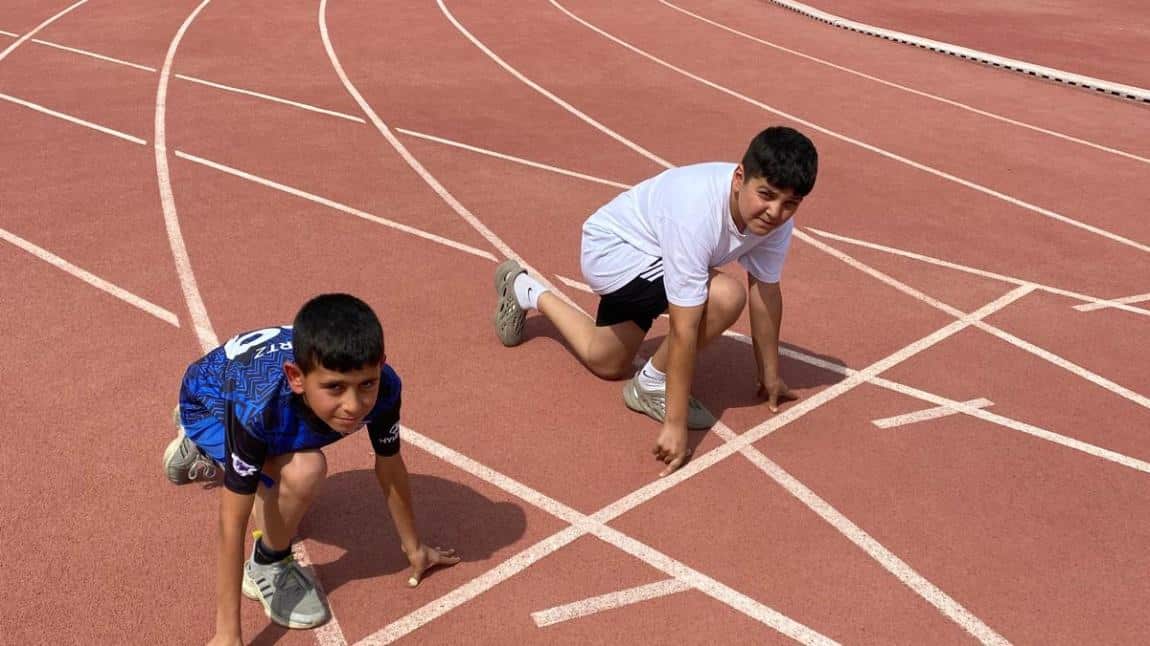 19 Mayıs Atatürk'ü Anma Gençlik ve Spor Bayramı Kapsamında Okulumuz Öğrencileri Atletizm Yarışlarına Katıldı 